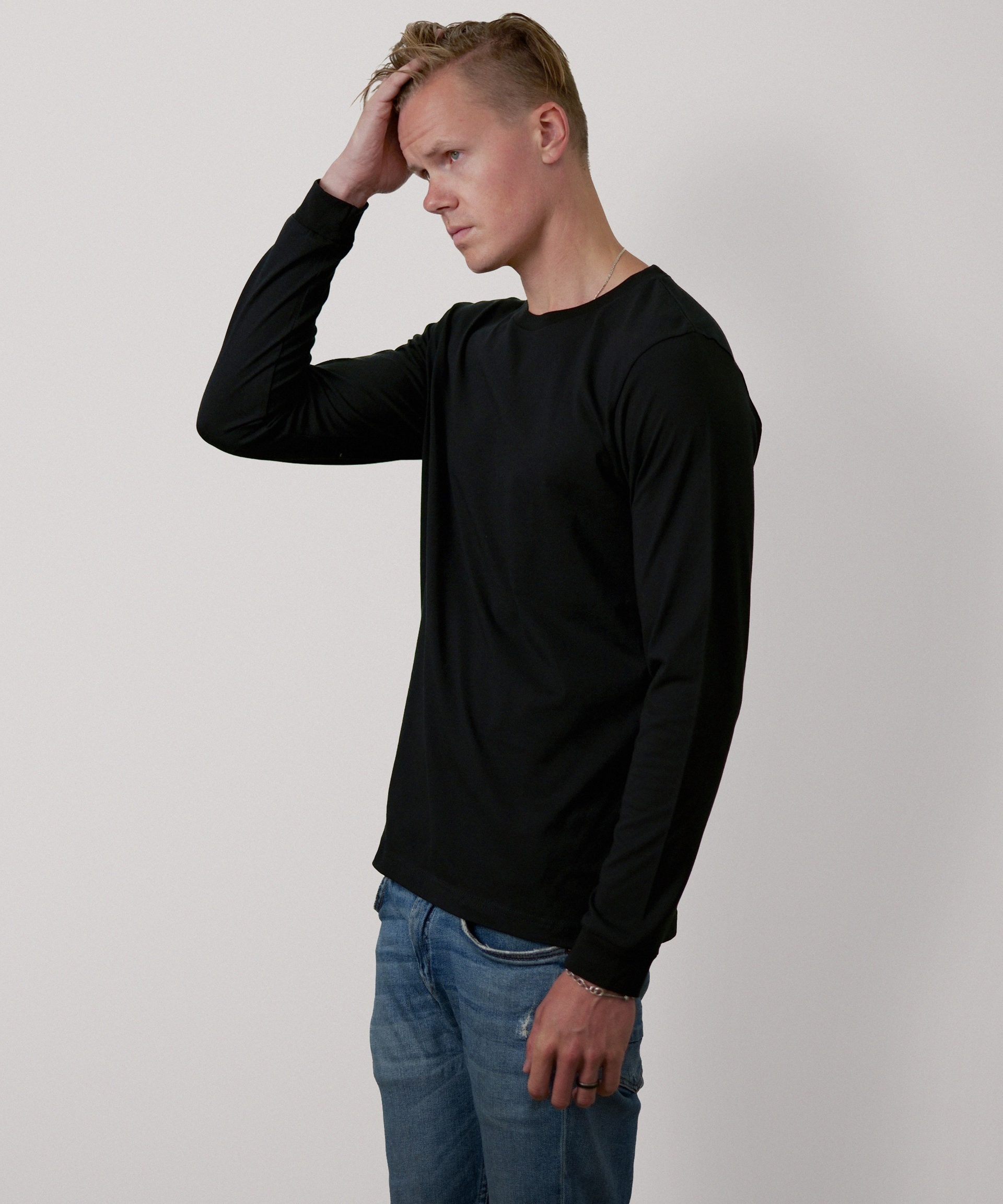 Essential Long Sleeve T-Shirt for Men (Black)